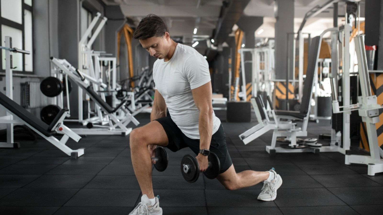 Panduan Awal Berolahraga di Gym untuk Pemula