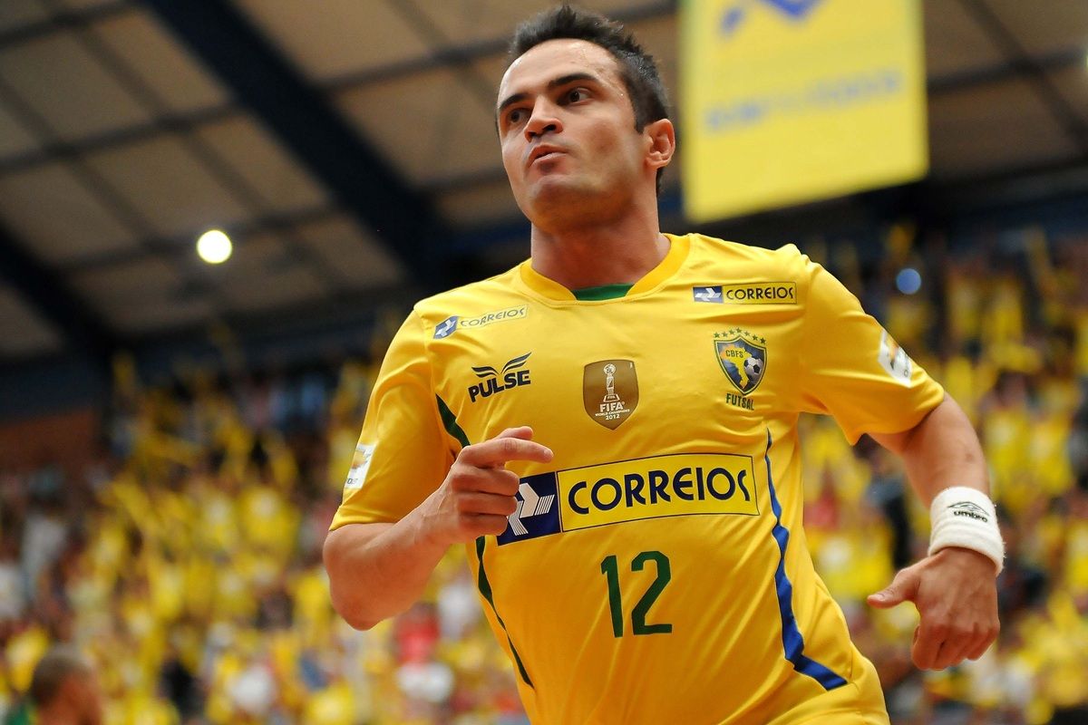 Siapa yang Terbaik? Mengulas Prestasi 5 Dewa Futsal Dunia yang Kamu Harus Tau!