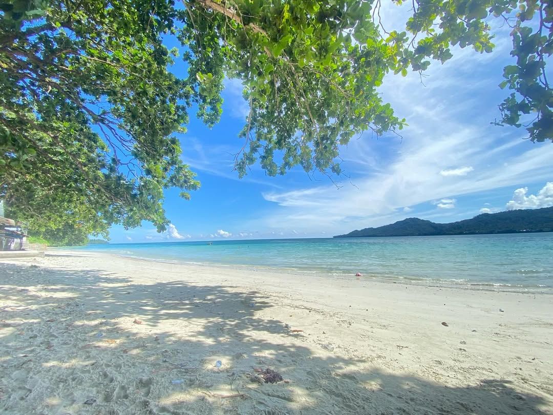 Pantai Natsepa, Pesona Pasir Putih Favorit Keluarga di Ambon dengan Tiket Masuk Super Murah