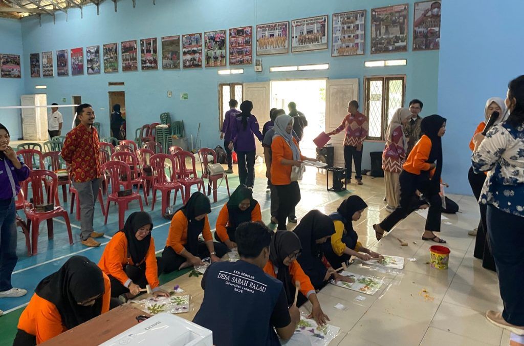 Dosen Itera Kenalkan Kompor Hemat Energi Ramah Lingkungan ke Warga Lampung Selatan