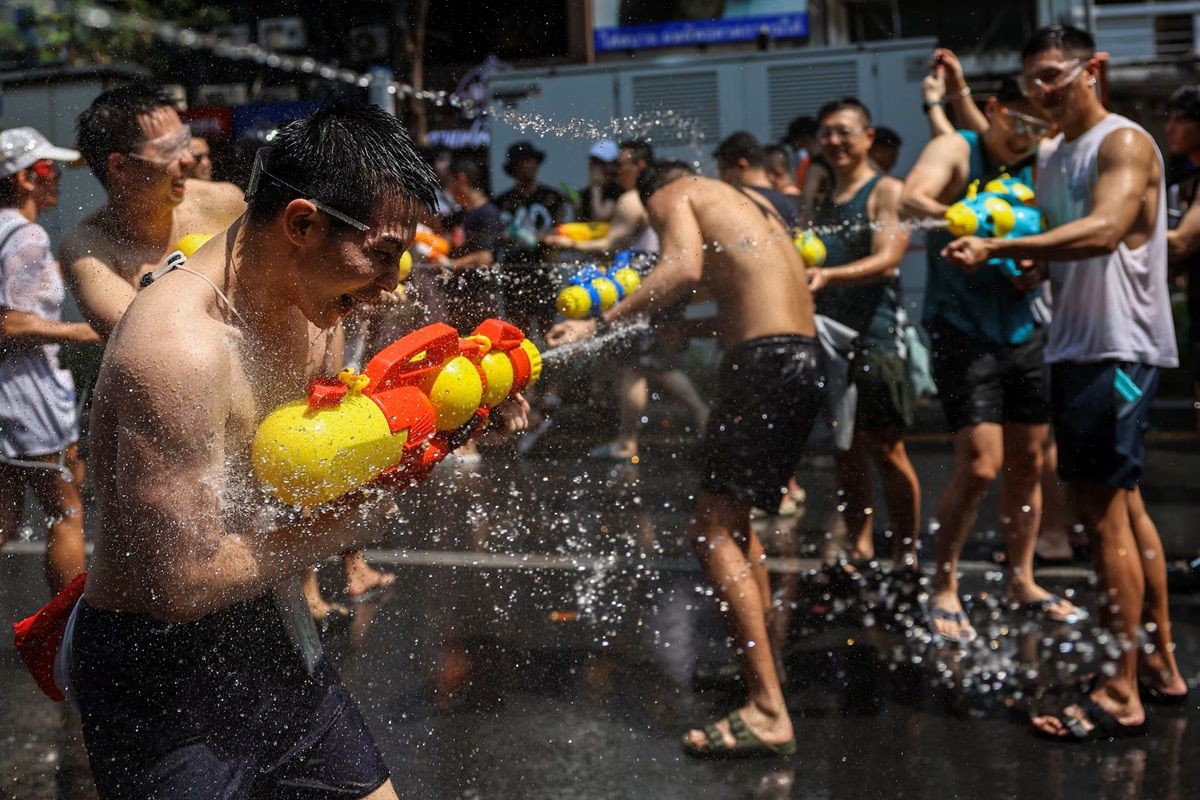 7 Festival Paling Unik dan Meriah di Dunia, Ada yang Sampai Bakar Kapal Viking