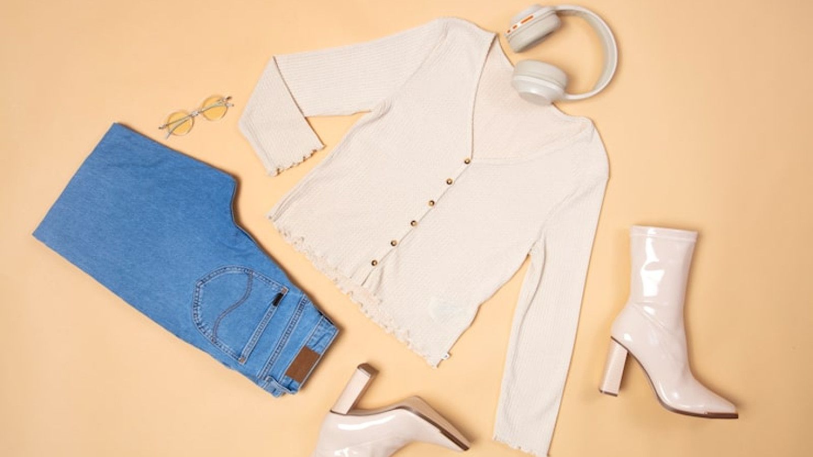 Style Santai, Profesional: Gaya Outfit untuk Kantor dan Bersantai