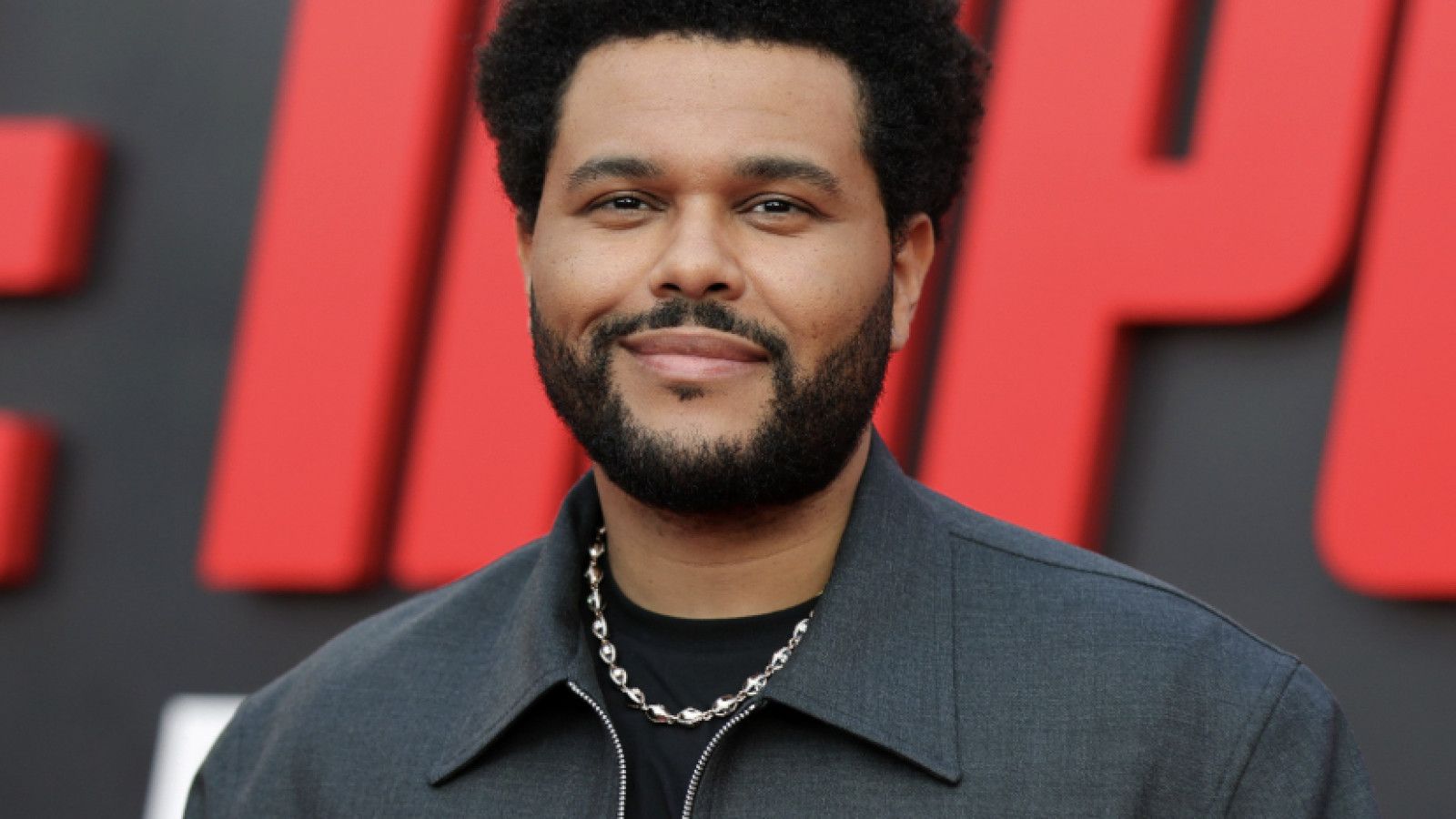 Lagu Blinding Lights : Fenomena Musik dan Jejak Karier The Weeknd