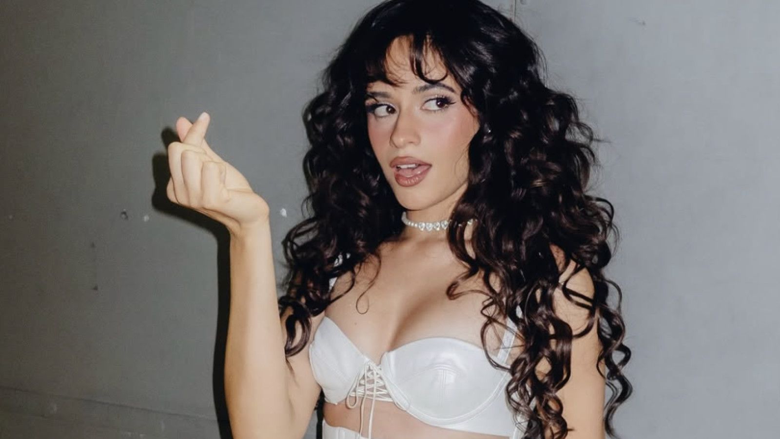 Strategi Sukses Camila Cabello dengan Havana dalam Menggenggam Panggung Musik Global