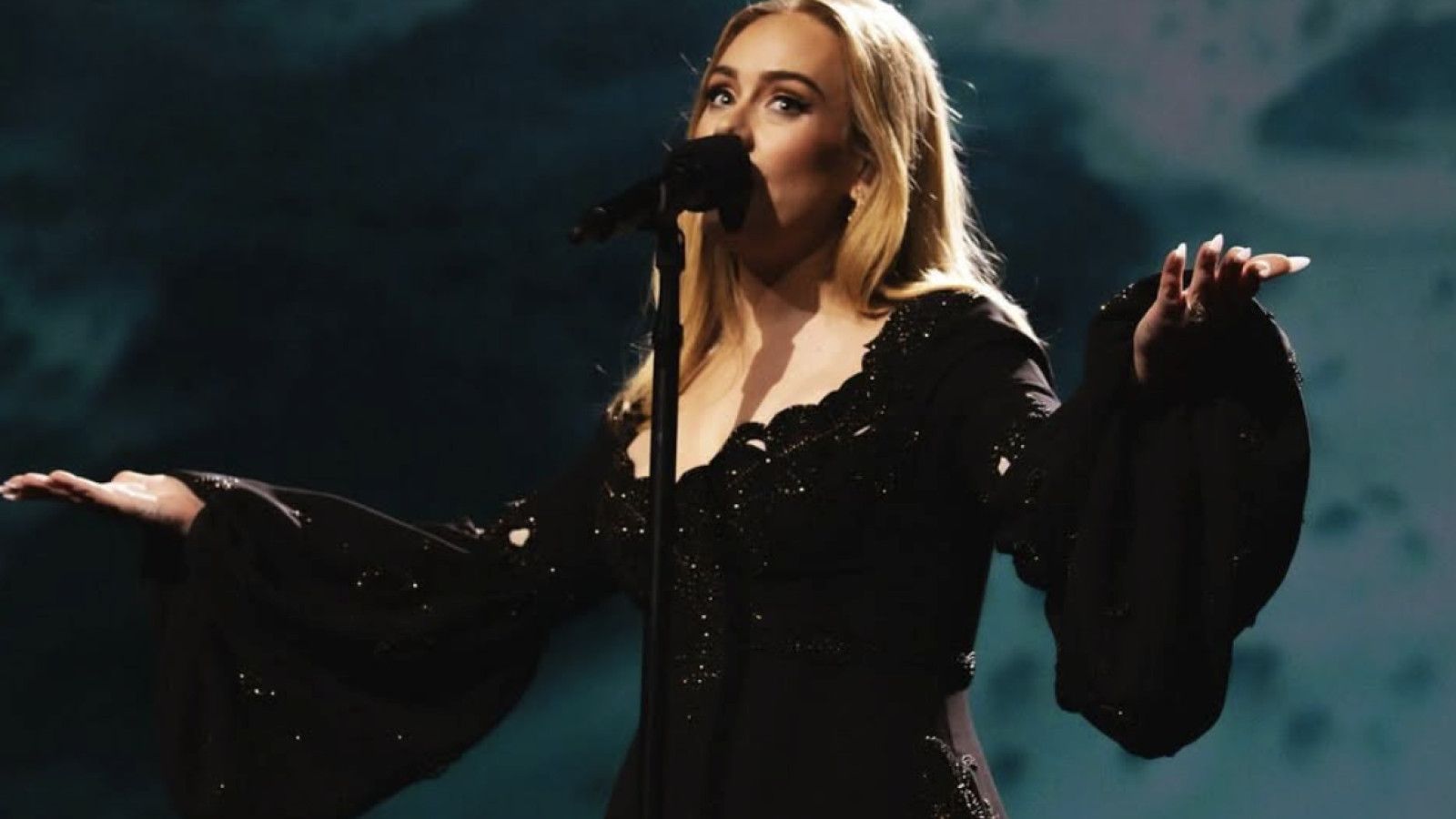 Penghayatan Mendalam dalam Lagu Someone Like You Karya Adele