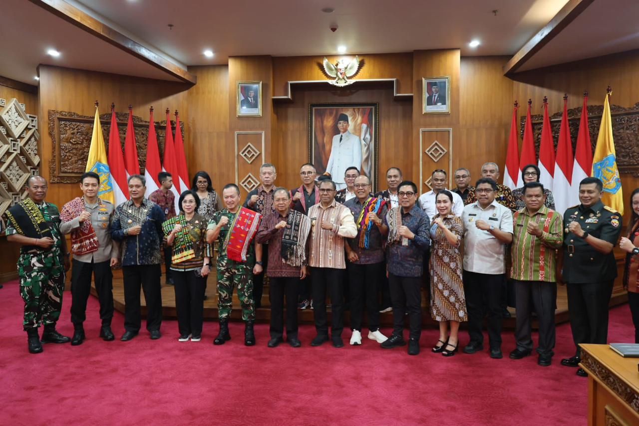 Wagub NTT Johni Asadoma Temui Gubernur Bali, Komitmen Perkuat Kerja Sama Antardaerah
