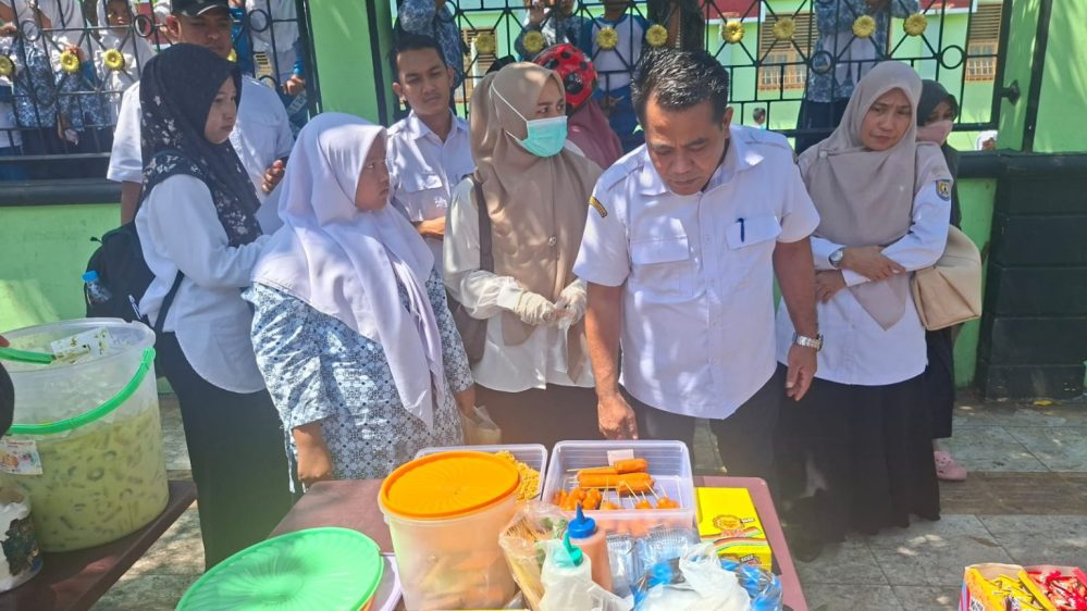 Cegah Jajanan Berbahaya, Dinkes Banda Aceh Periksa Kantin Sekolah