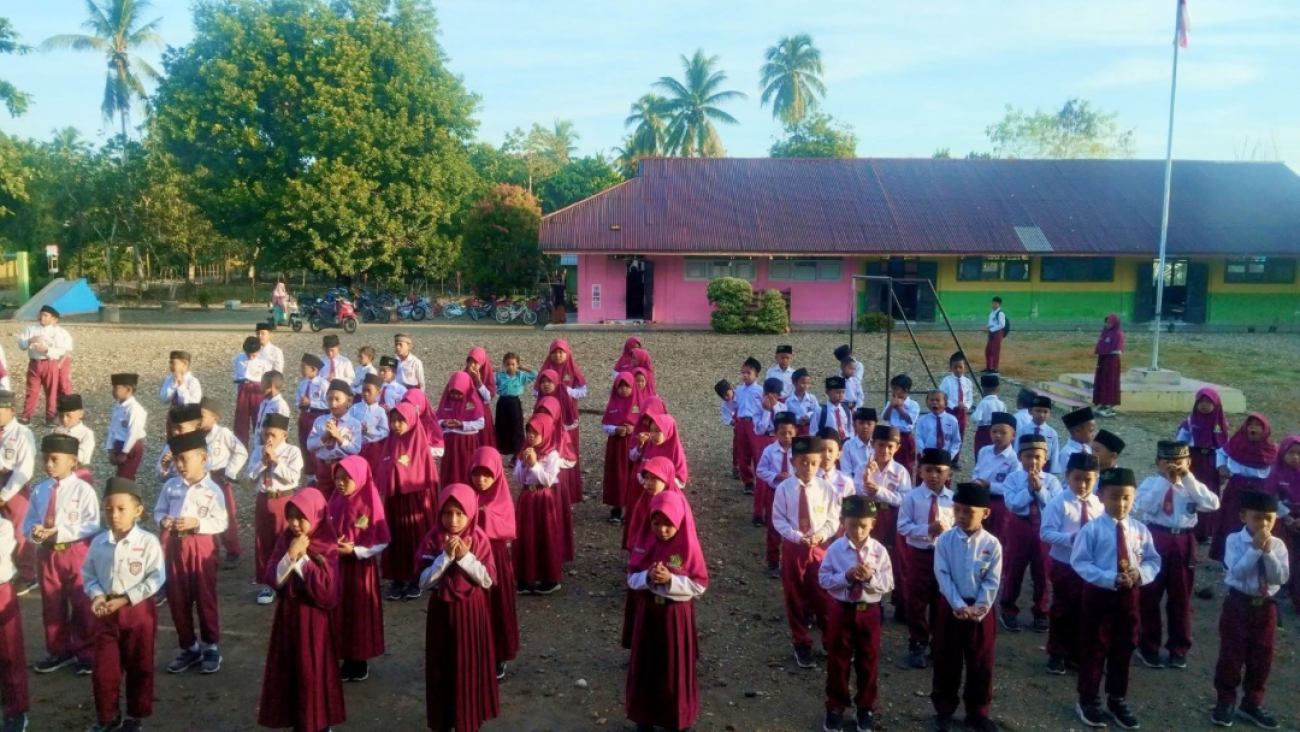 MI Alhilaal Grandeng Tanamkan Disiplin Sejak Dini Lewat Apel Pagi