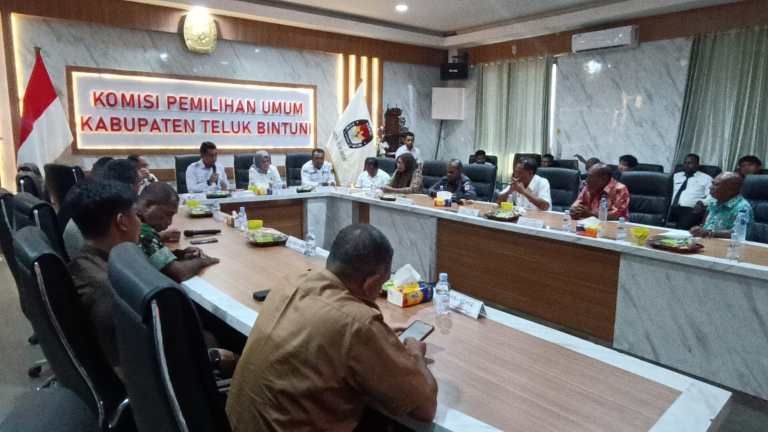KPU Teluk Bintuni Resmi Tetapkan Calon Pengganti Anggota DPRK, Satu Kursi Kosong Akhirnya Terisi