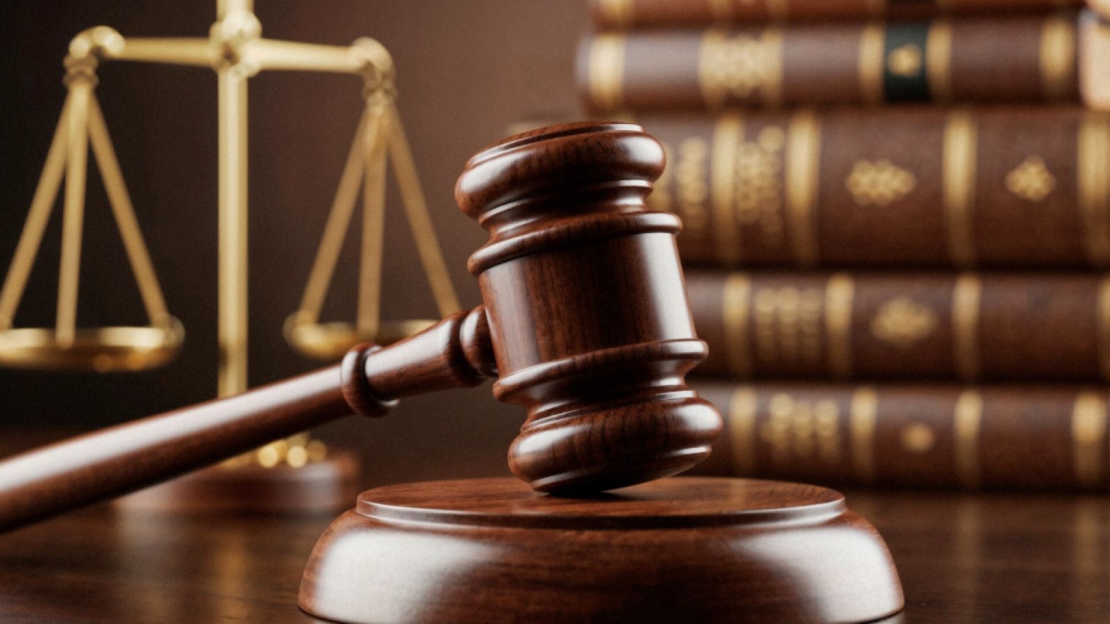 Mengawasi Kekuasaan: Dinamika Hukum dan Peran Pengawasan di Indonesia