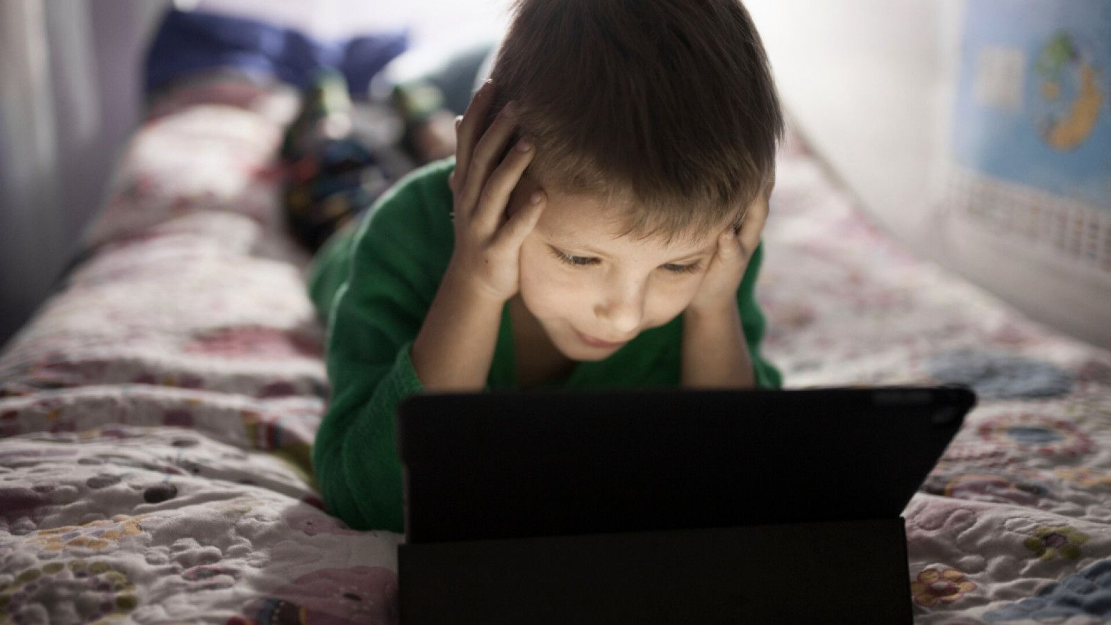 Dampak Media Sosial Terhadap Kesehatan Mental Anak di Era Digital