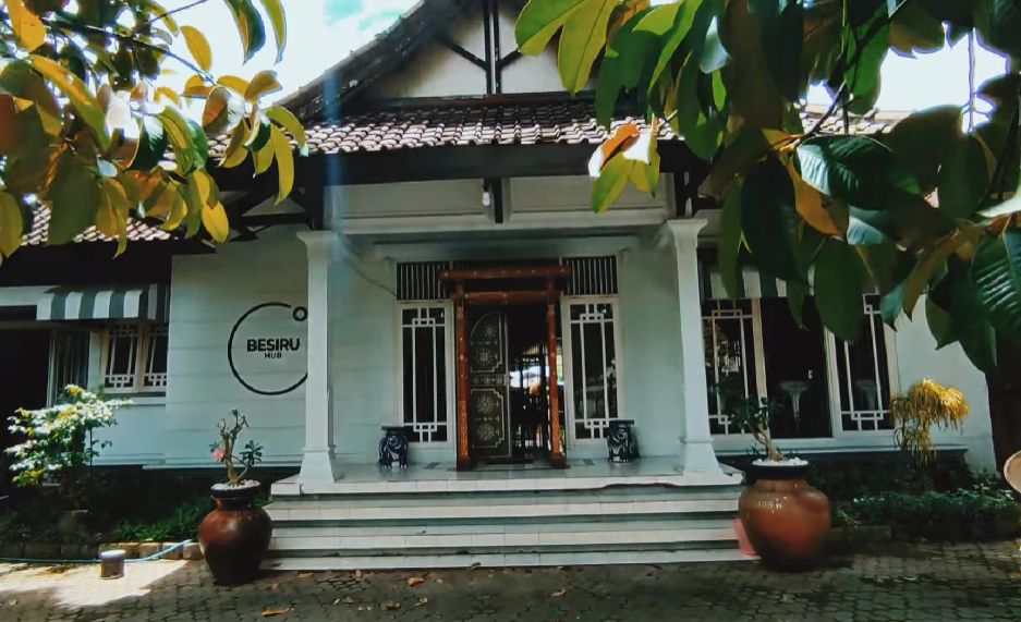 Besiru Hub Mataram, Ruang Nongkrong Produktif & Co-Working Space Favorit Anak Komunitas