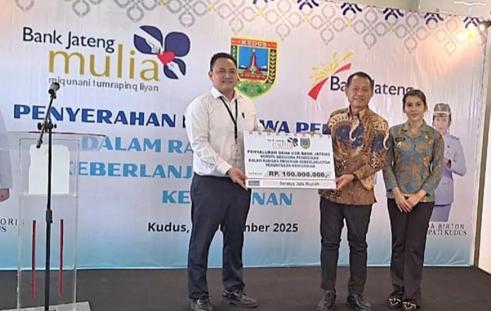 Bank Jateng Salurkan Beasiswa Rp100 Juta untuk 100 Pelajar SD-SMP di Kudus