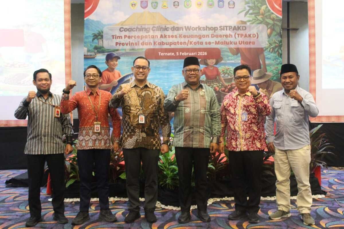 Sekda Maluku Utara Resmikan Coaching Clinic SIPTAKD, Dorong Inklusi Keuangan Merata
