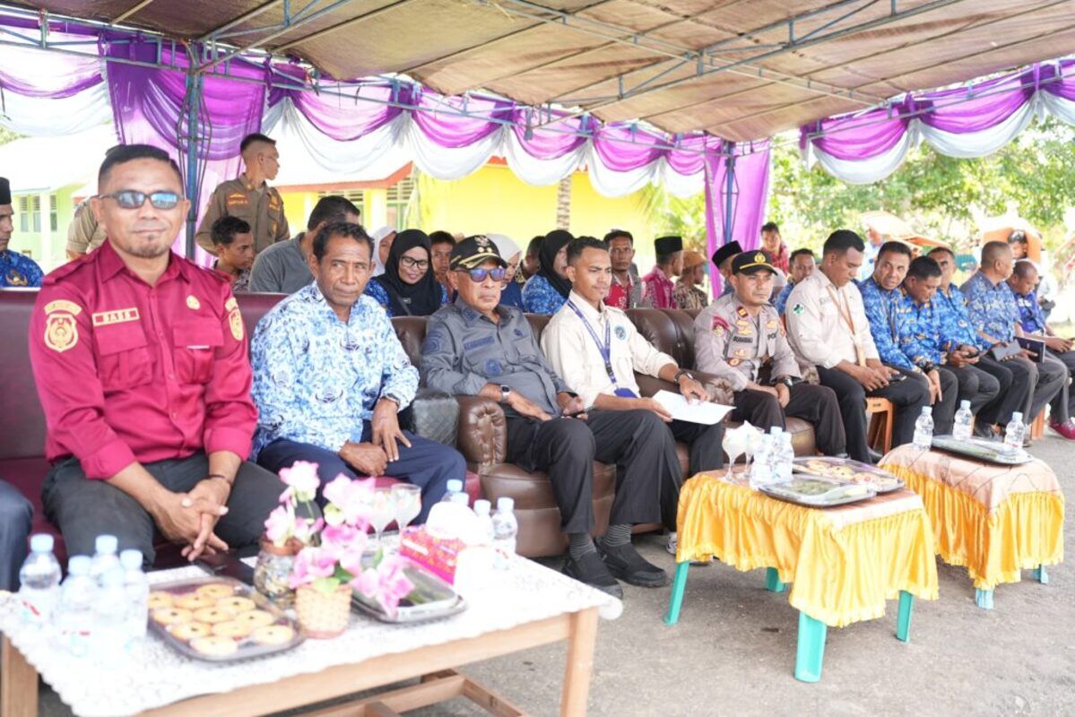 Dorong Kesehatan Anak, Wabup Kepulauan Sula Luncurkan SPPG di Desa Kabau Darat
