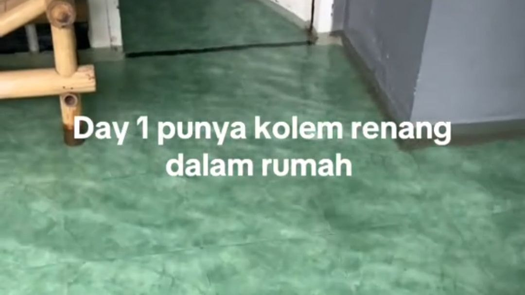 Rumah Seorang Cewek Terendam Banjir, Warganet Malah Salfok ke Airnya