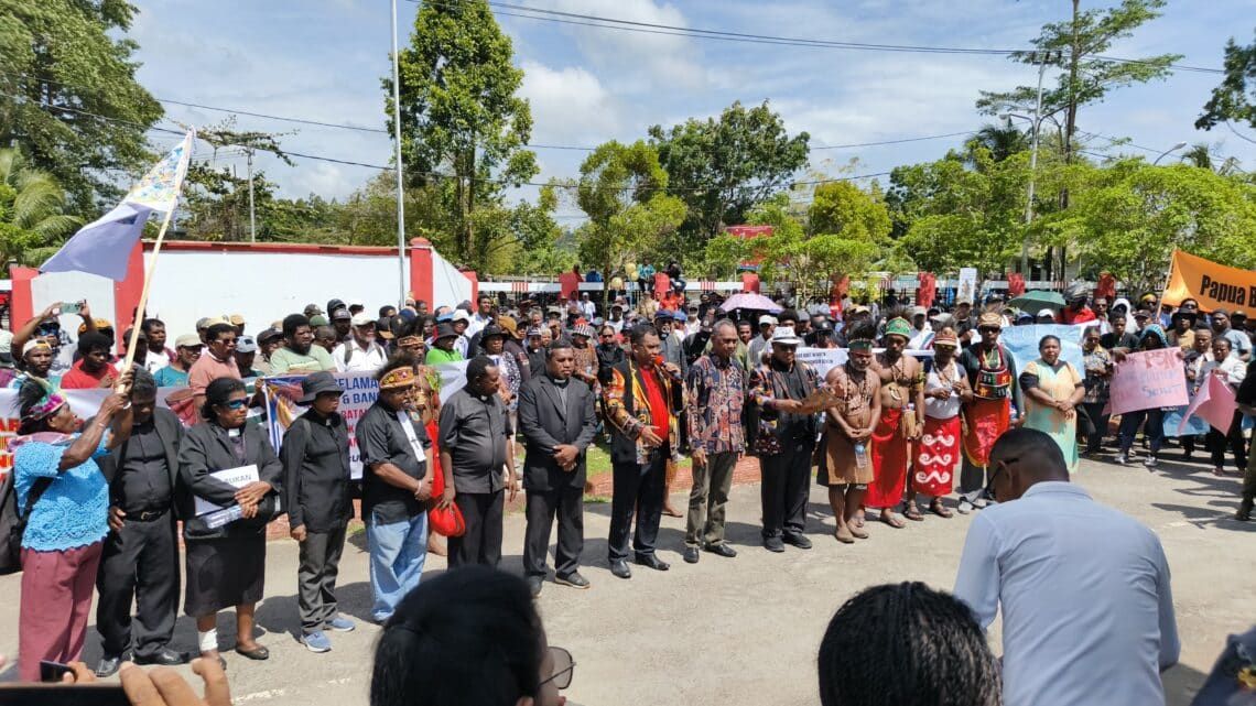 SERUAN HENTIKAN PSN: Koalisi Masyarakat Sipil Tolak Pembangunan Batalyon dan Proyek Strategis Nasional di Tanah Papua