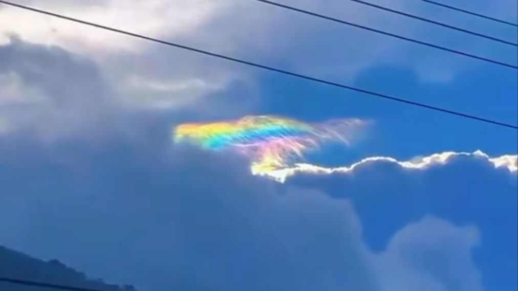 Fenomena Alam Langka, Awan Pelangi Terekam Hiasi Langit Aceh Tengah