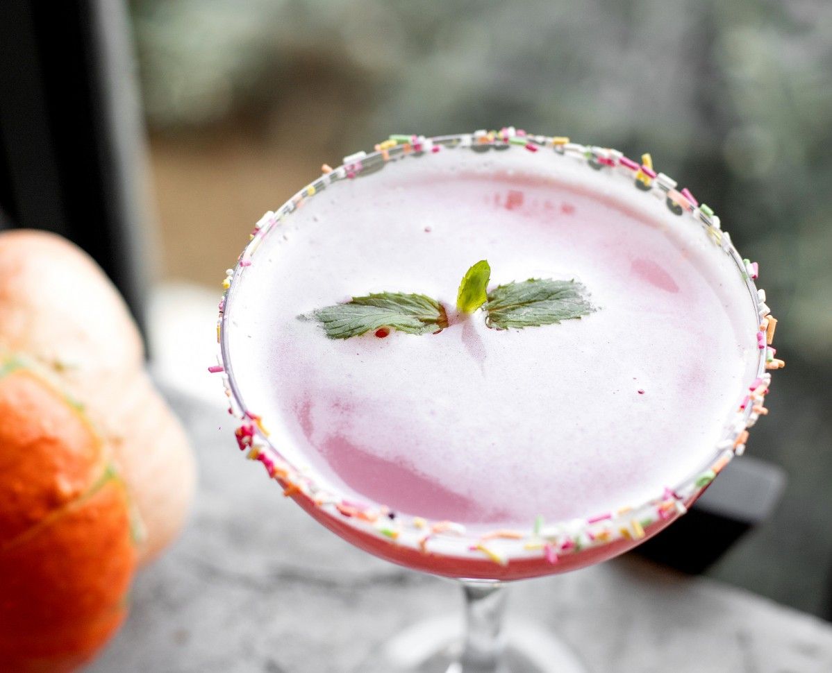 Resep Koktail Pink Squirrel: Manis, Lembut, dan Elegan