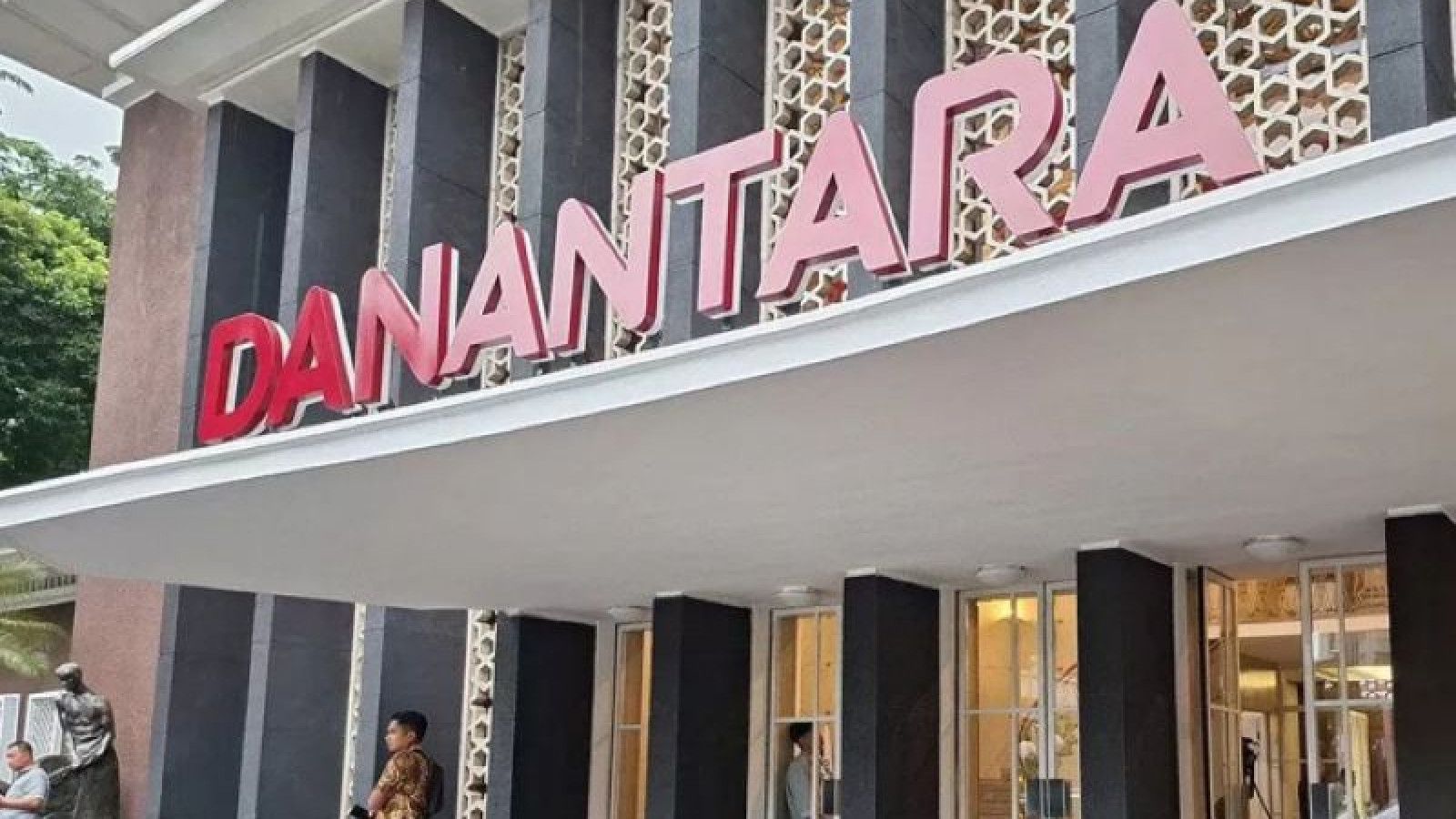 Danantara Rencanakan Pengurangan BUMN dari 1.043 Menjadi 300 Tanpa PHK