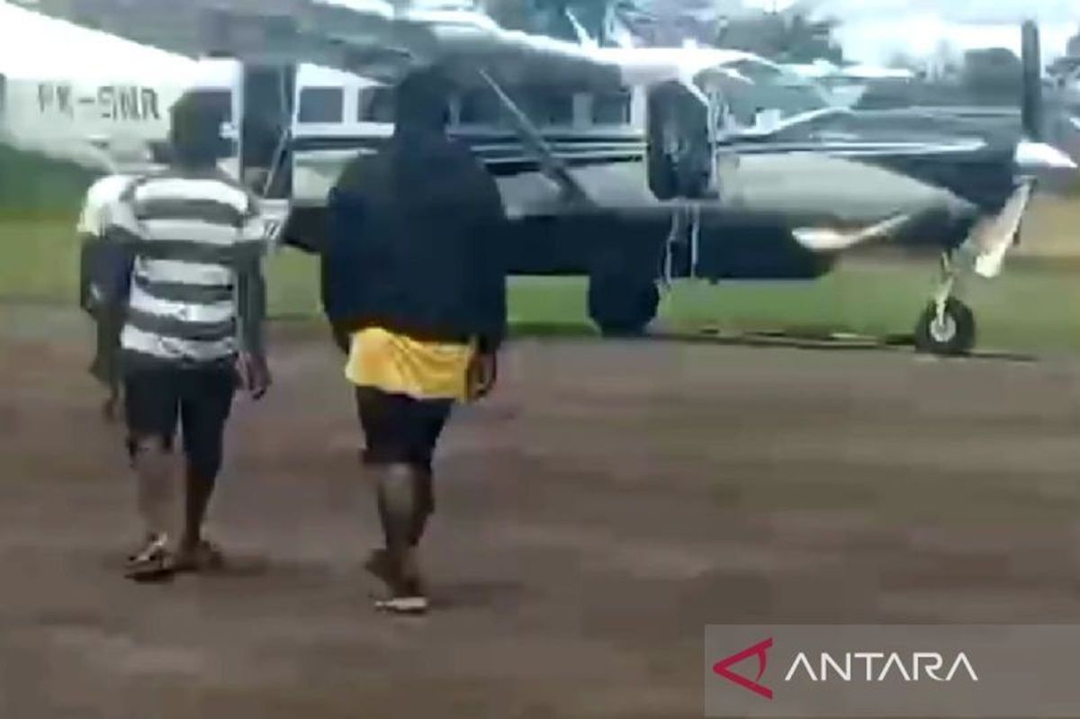 Kronologi Mencekam Pesawat Smart Air Ditembak di Papua, Penumpang Kabur ke Hutan!