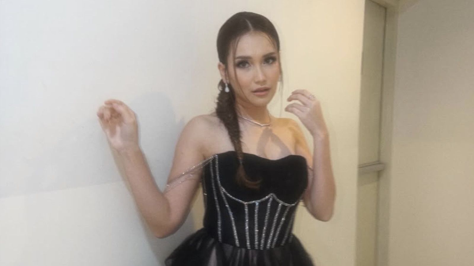 Ayu Ting Ting Dirawat di Rumah Sakit, Kesehatan Mulai Membaik