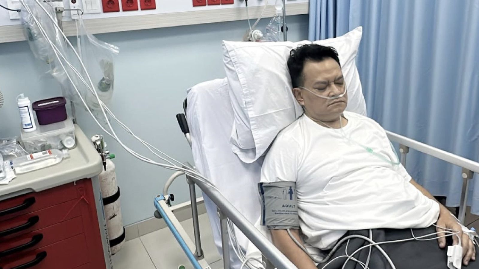Kejadian Mendebarkan: Hedi Yunus Dilarikan ke Rumah Sakit Sebelum Tampil di Surabaya