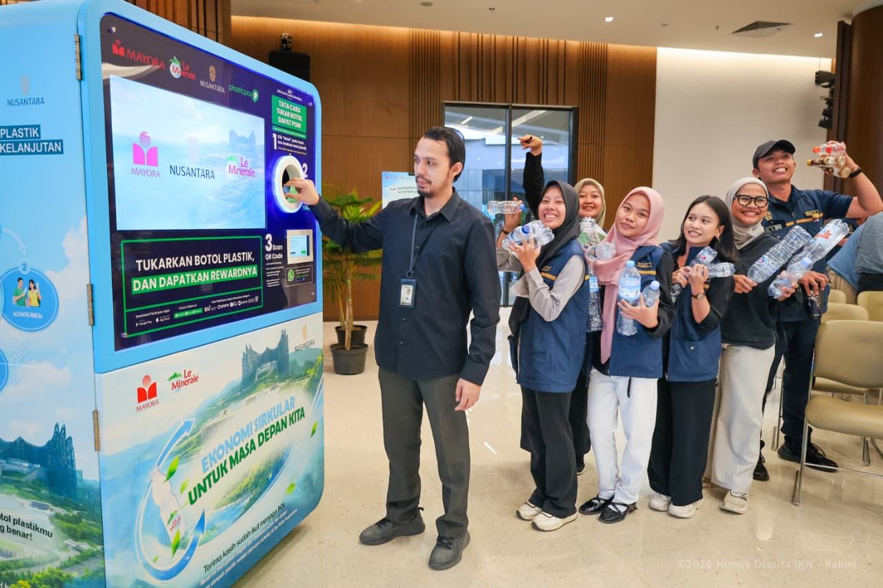 Ubah Limbah Jadi Rupiah: Warga IKN Kini Bisa Tukar Botol Plastik dengan Tabungan Emas