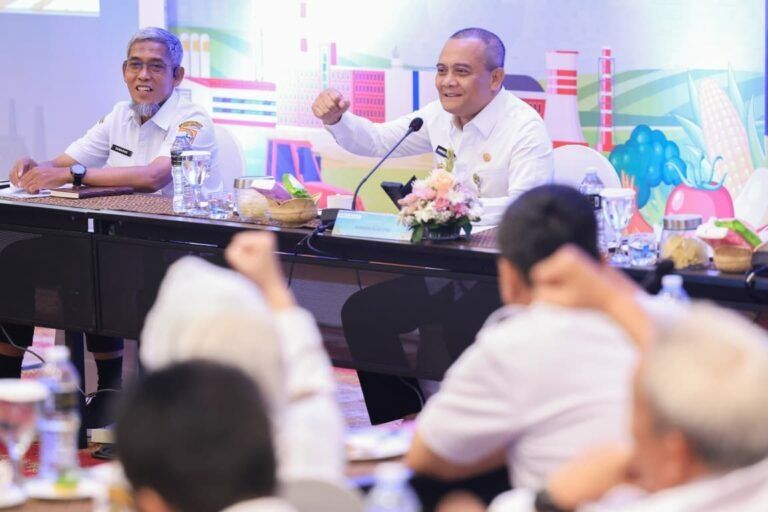 Antisipasi Kenaikan Harga Bahan Pokok, Luthfi Minta Bupati dan Wali Kota Untuk Membuat Dashboard Informasi