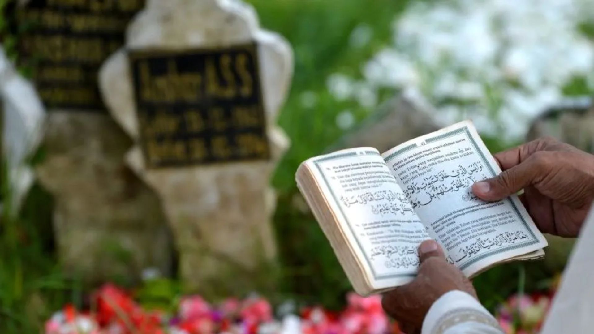 Dalil dan Hikmah Ziarah Kubur: Praktik Sunnah yang Mengingatkan pada Akhirat