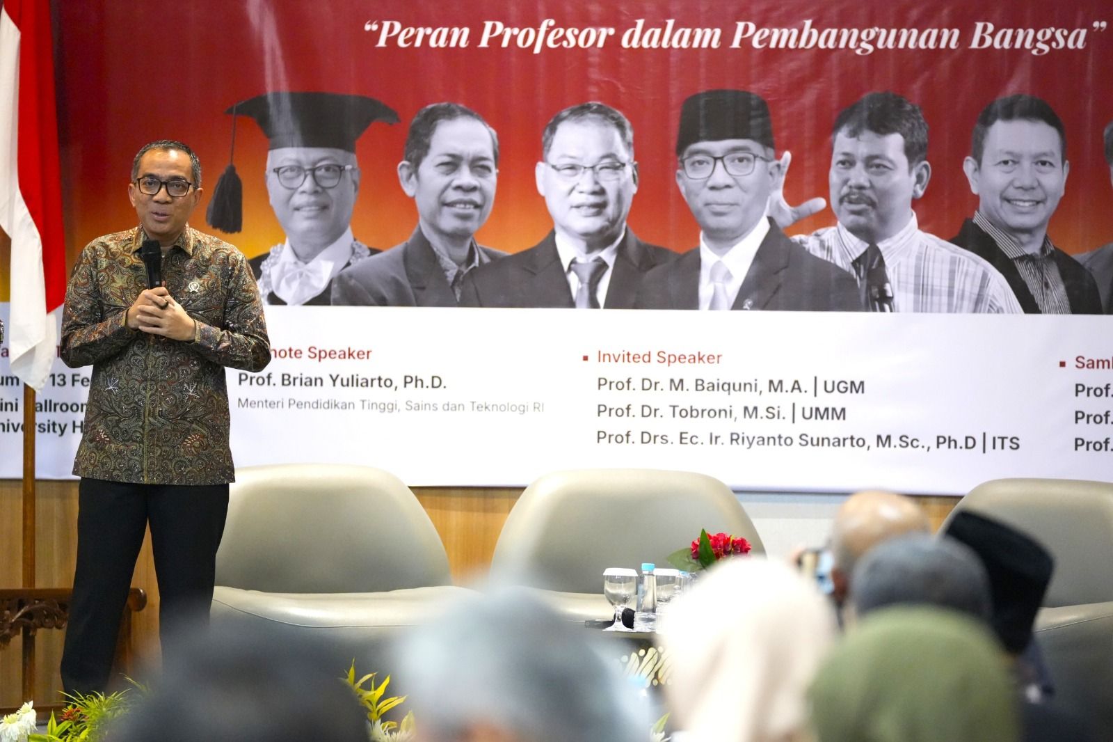 Mendiktisaintek Brian dihadapan Akademisi UMY : Guru Besar Diharapkan Jadi Penggerak Iptek