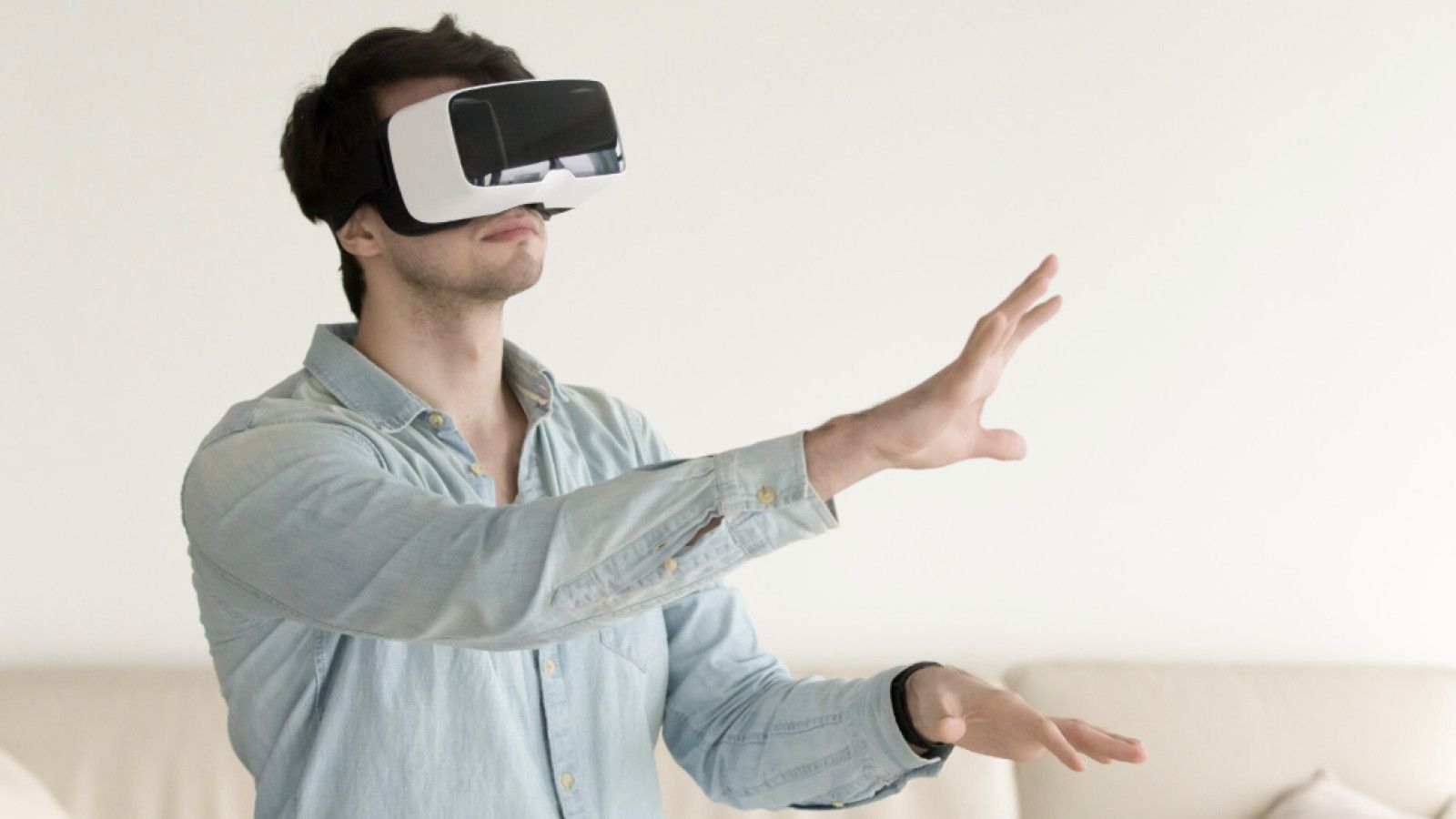 Menjelajahi Dunia Virtual Reality: Peluang dan Inovasi