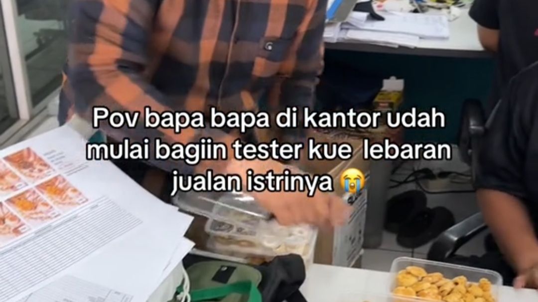 Mode Marketing Bapak Kantoran Jajakan Kue Lebaran Dagangan Istri Ini Diapresiasi Warganet