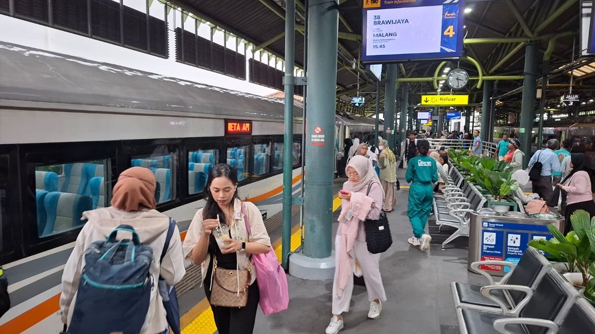 Hari Pertama Libur Imlek, 202.105 Pelanggan Tercatat Naik Kereta Api