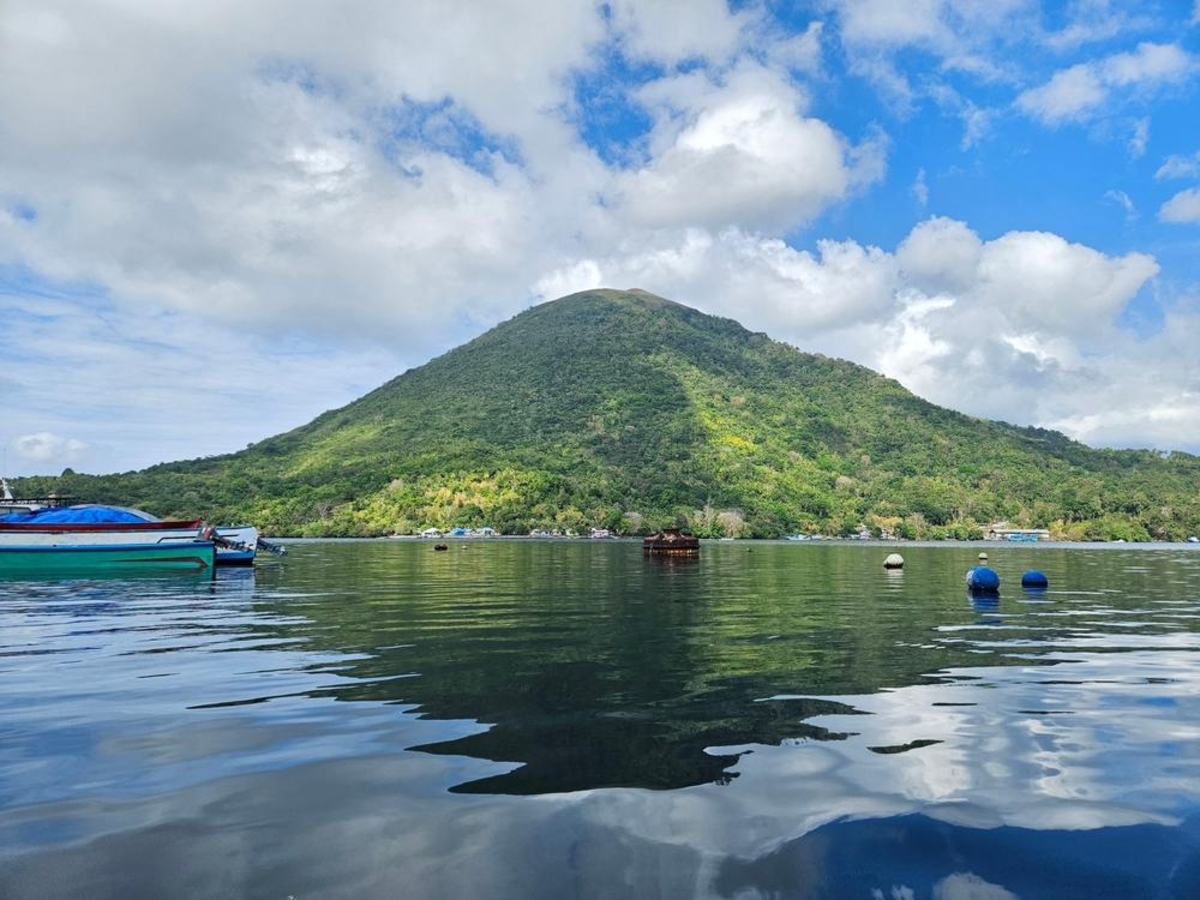Danau Lorulun, Pesona Tenang nan Magis di Pulau Kei
