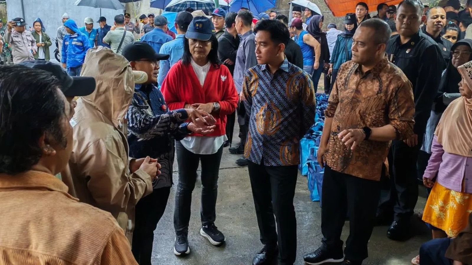 Wapres Gibran Pantau Dampak Tanah Gerak di Jangli Semarang