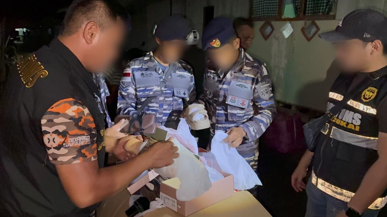 Sinergi TNI AL–Bea Cukai di Perbatasan, Barang Branded Ilegal dari Tawau Digagalkan Masuk Nunukan