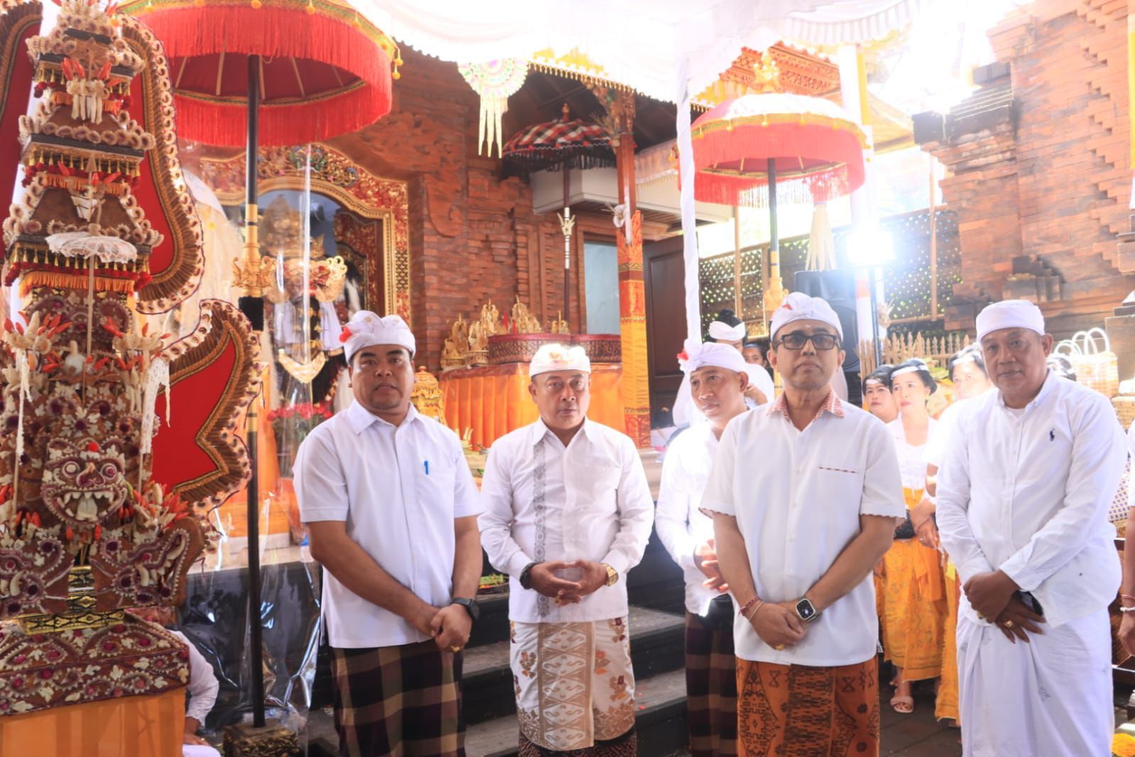Walkot Jaya Negara Hadiri Spirit Kebersamaan Menguat di Puncak Karya Pura Sor Waringin Ulun