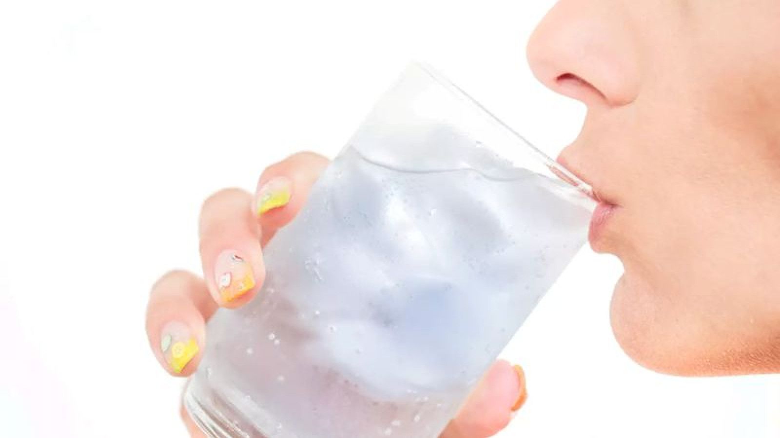 Fakta Mengenai Minum Air Dingin dan Kesehatan Jantung