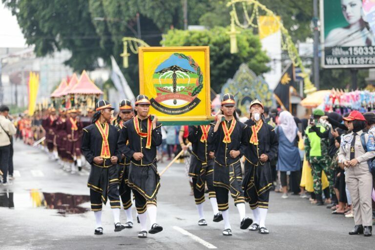 Kenalkan Tokoh dan Peninggalan Pusaka Banyumas, Kirab dan Iring-Iringan HUT Banyumas Sukses dilaksanakan