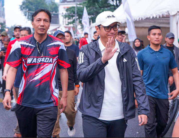 Ribuan Warga Meriahkan Jalan Santai HUT ke-79 Waspada Bersama Wali Kota Medan