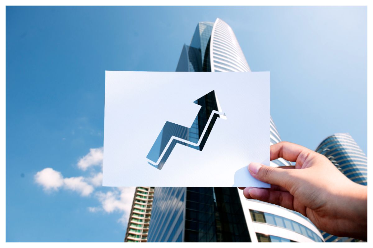 Apa Itu Perusahaan Pialang? Ini Fungsi, Cara Kerja, dan Tips Memilih untuk Investor Pemula