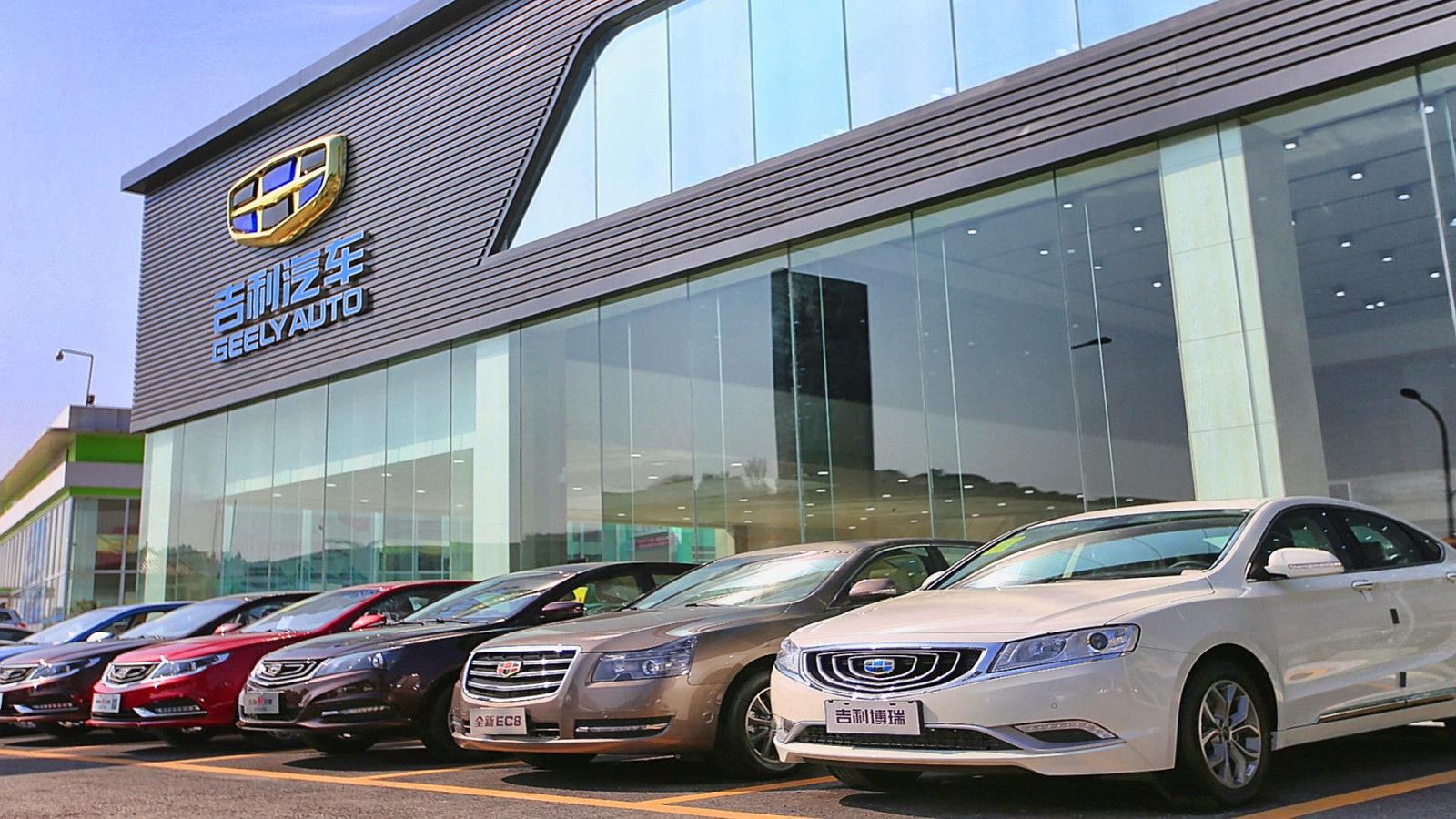 Geely Mendominasi Pasar Otomotif Tiongkok, Mengungguli BYD di Tengah Penurunan Penjualan