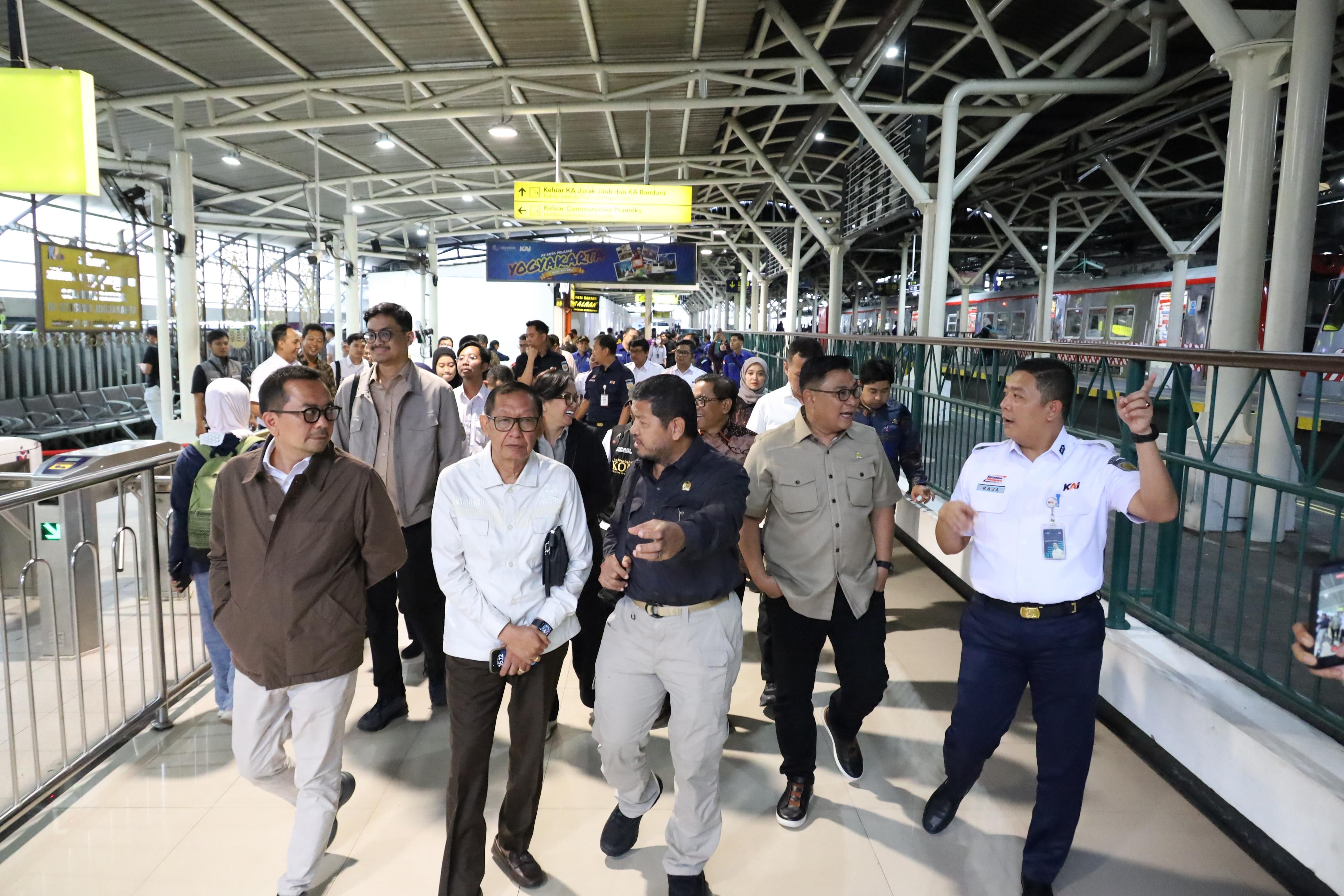 Komisi V DPR RI Apresiasi Kesiapan Angkutan Lebaran 2026 di Stasiun Jogja