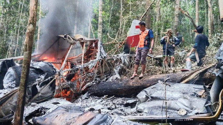 JATUHNYA PESAWAT PELITA AIR SERVICE, TNI AU GERAK CEPAT EVAKUASI KORBAN