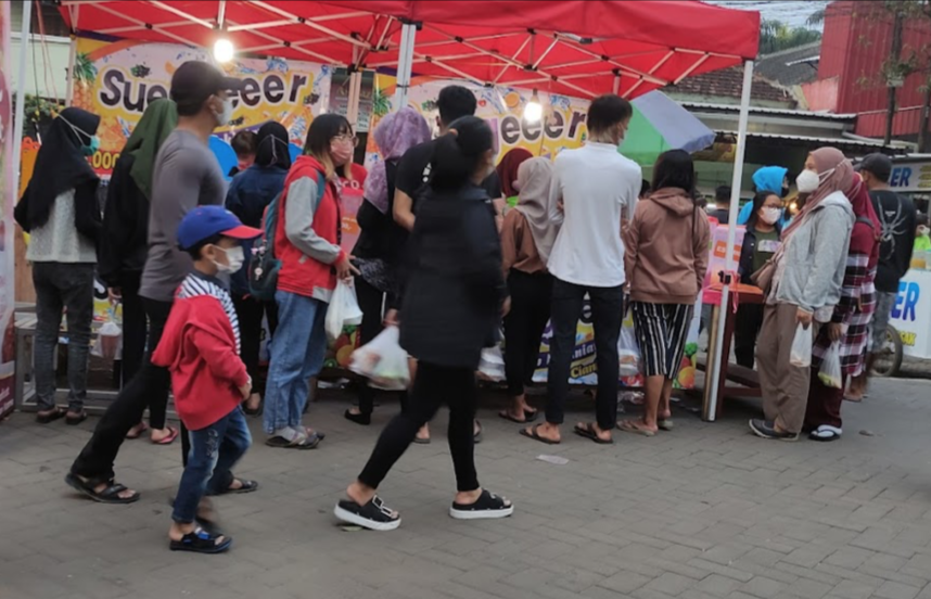 Pasar Ramadhan Jalan Surabaya Malang Diserbu Pemburu Takjil, Lokasi Strategis Jadi Daya Tarik