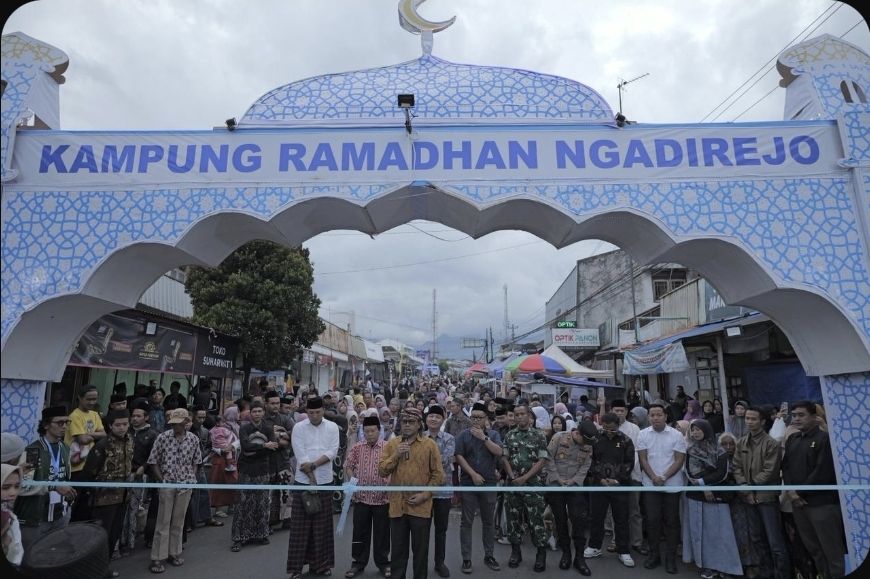 Ramaikan Ramadhan Kecamatan Ngadirejo Gelar Kampung Ramadhan dengan Menjajahkan Produk UMKM Lokal