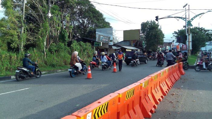 Jelang Berbuka, Dishub Aceh Besar Siaga Atur Lalin di Lambaro