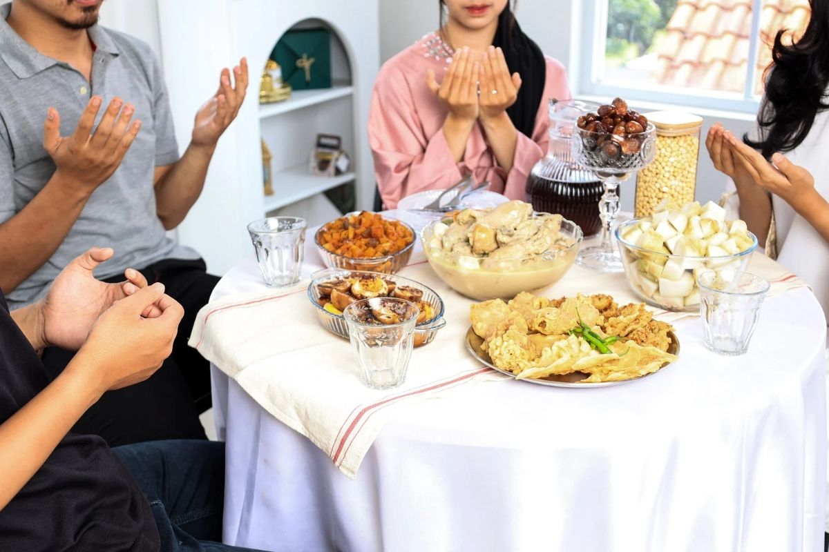 5 Adab Berbuka Puasa Sesuai Sunnah Rasulullah SAW