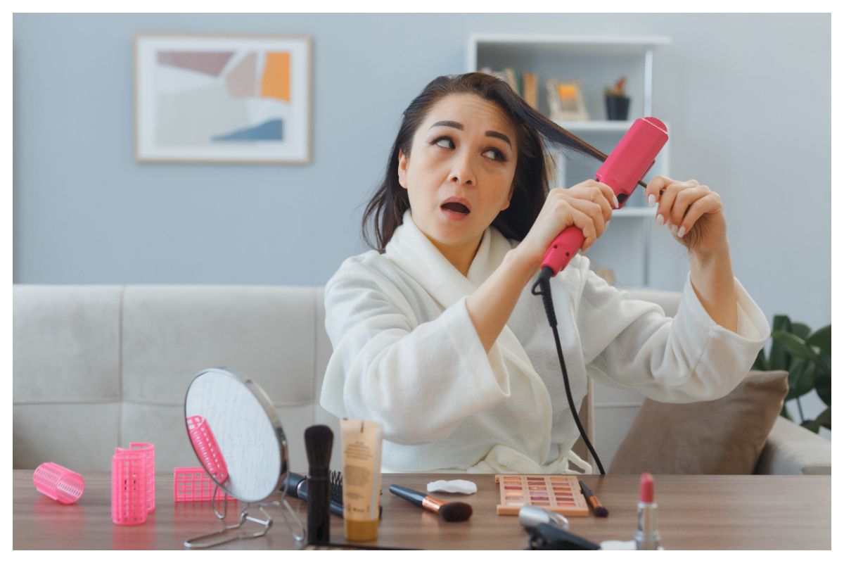 6 Cara Merawat Rambut yang Sering Dicatok Biar Nggak Kering dan Rusak!